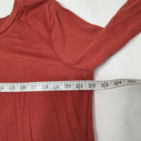 Bobeau Women's Satin Blouse Long Sleeeves Size - Picture 9 of 12